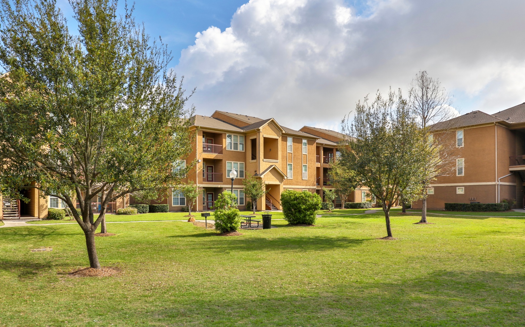 Courtyard & Grounds